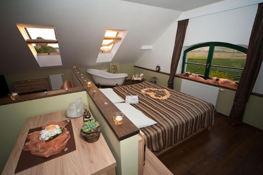 Hotel Vinohrad Milotice Luaran gambar